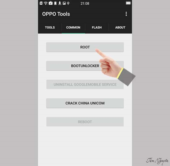 Sau khi cài đặt, ta tiến hành bấm root lại lần nữa.
